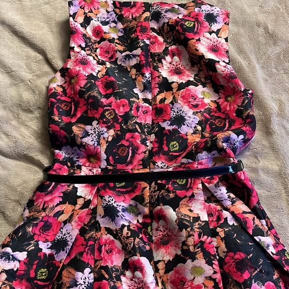 Floral dress - Picture 3 of 3